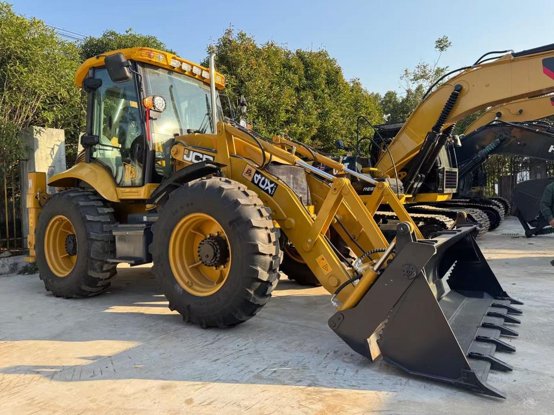 JCB 4DX Backhoe Loader – Built for Power & Performance